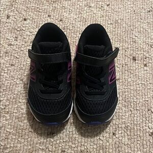 New Balance Toddler Girl 6.5W Sneaker (Wide)